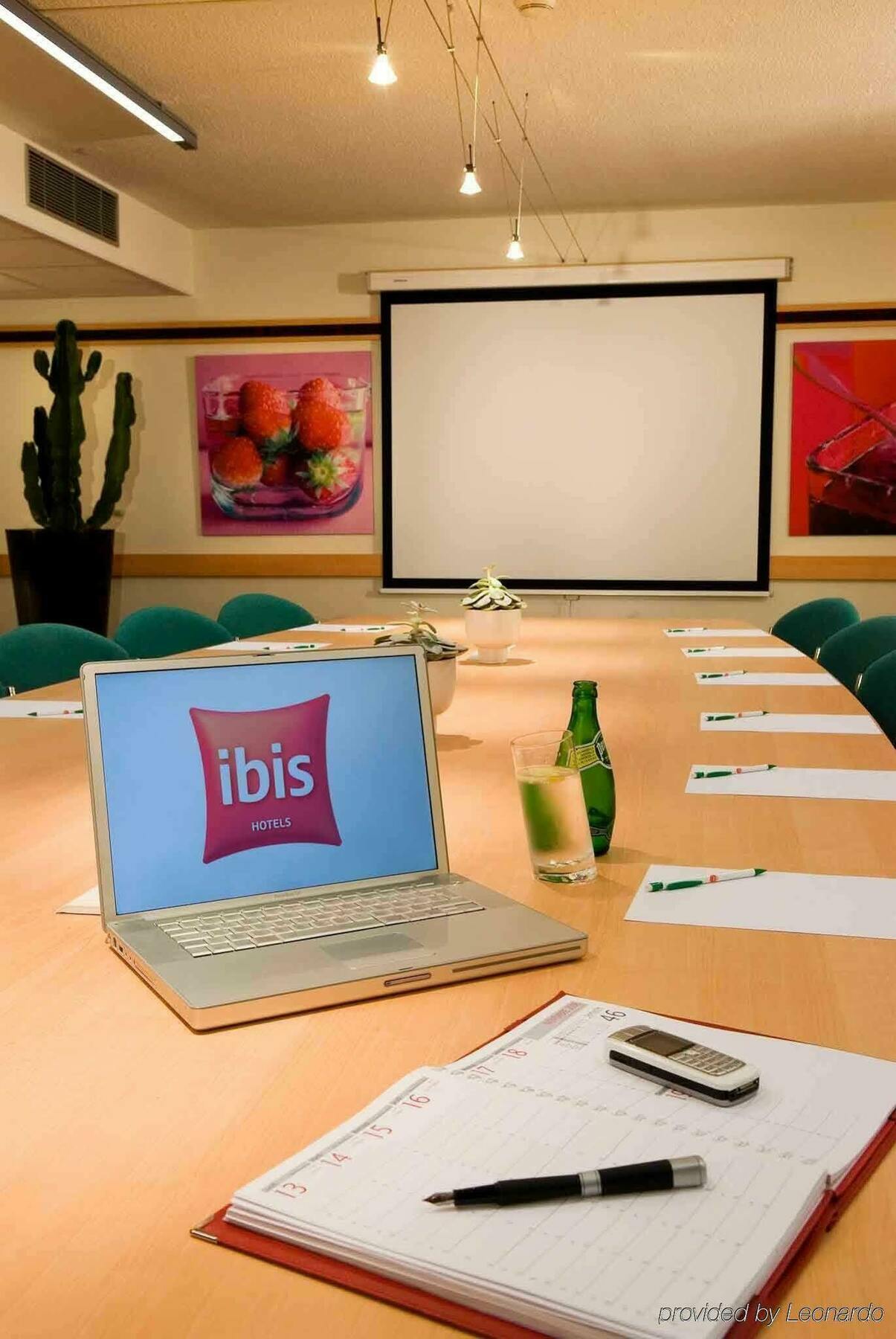 Hotel ibis Metz Centre Cathedrale Exterior foto